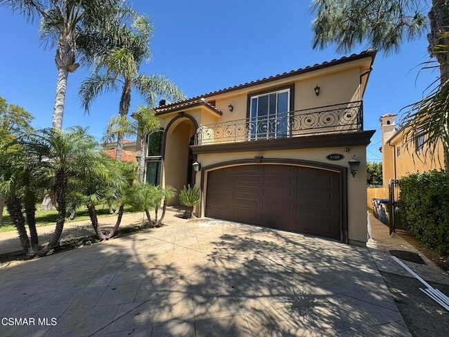 Foto del edificio - 4960 Chimineas Ave