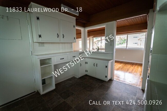 Building Photo - 11833 Laurelwood - Gorgeous, fully renovat...