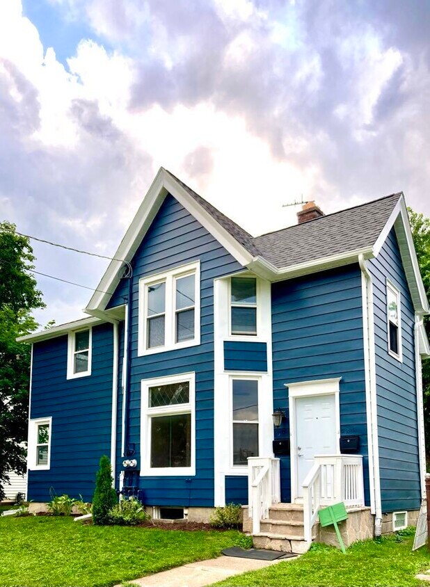 Primary Photo - 325 3rd St