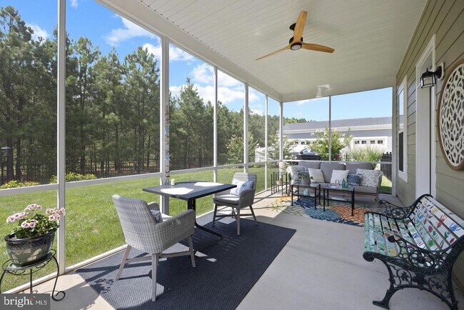 Building Photo - 8030 Fox Squirrel Wy