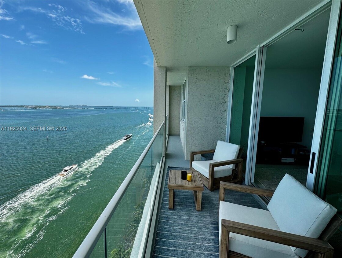 Foto principal - 800 Claughton Island Dr