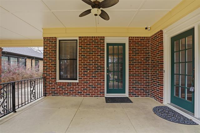 Foto del edificio - 1039 N Winnetka Ave