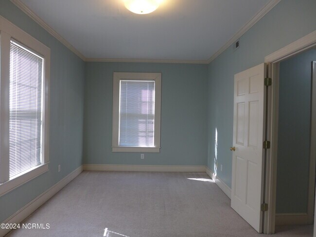 Foto del edificio - 102 S William St