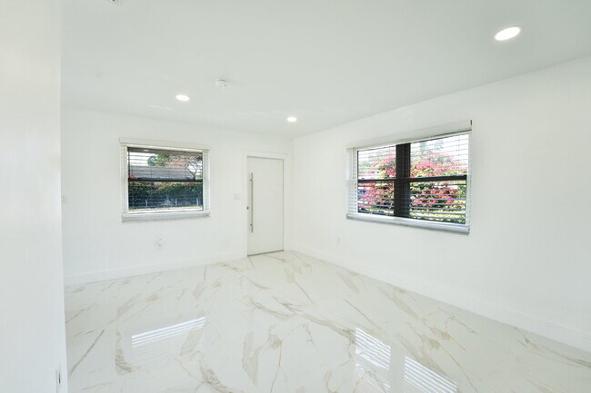 Foto del edificio - 3BR/2BA Duplex in Silver Bluff