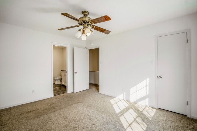 Building Photo - 4020 Roseland St