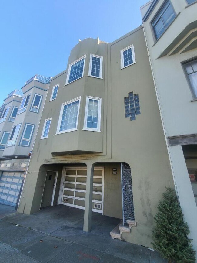 Building Photo - 2 bedroom in San Francisco CA 94122