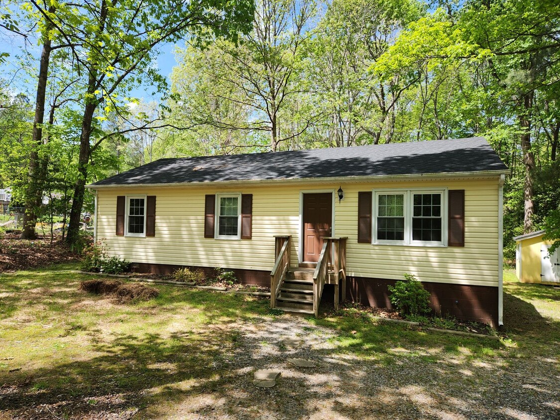 Foto principal - 3 Bed 2 Bath Rancher Chesterfield- Qualla/...