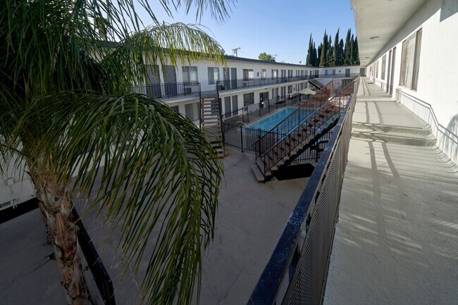 Foto del edificio - 20445 Saticoy St