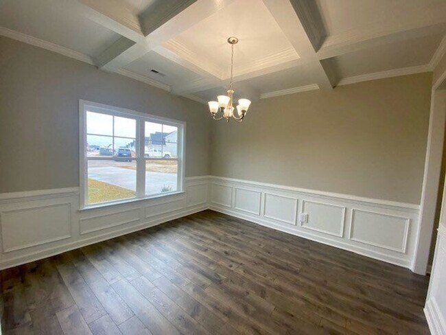 Building Photo - SPACIOUS 4 Bedroom | 2.5 Bathroom in Stone...