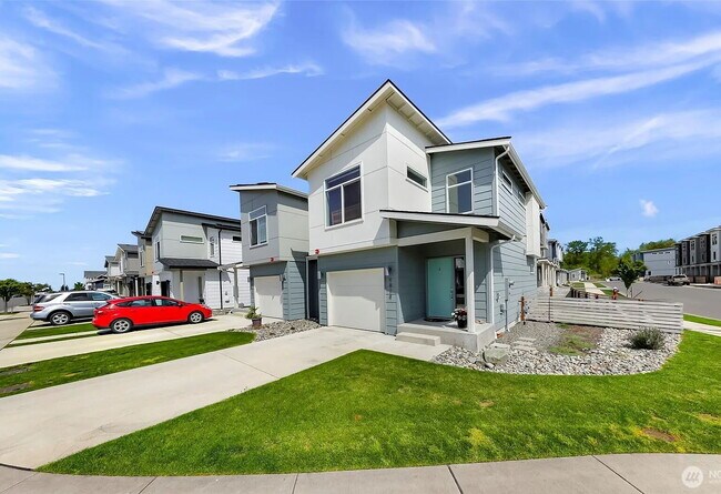 Foto del edificio - Modern 3-bedroom with Fully Fenced Yard in...