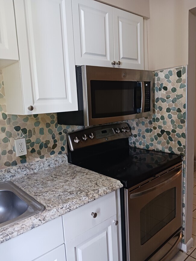 kitchen - 4153 Pine Drop Ln