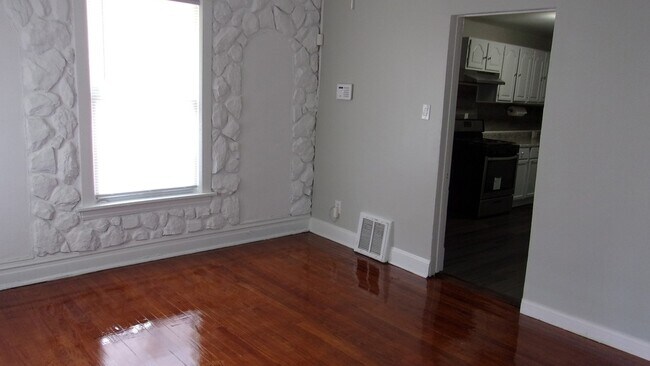 Foto del edificio - 50 W 108th St