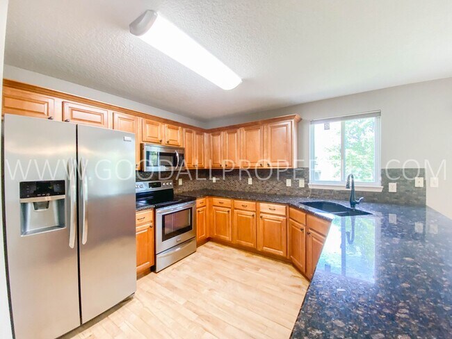 Foto del edificio - 3 Bedroom, 2.5 Bathroom Home in Waukee