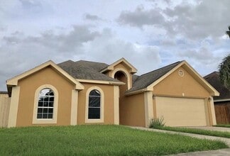 Building Photo - 1808 N Yellow Brick Rd
