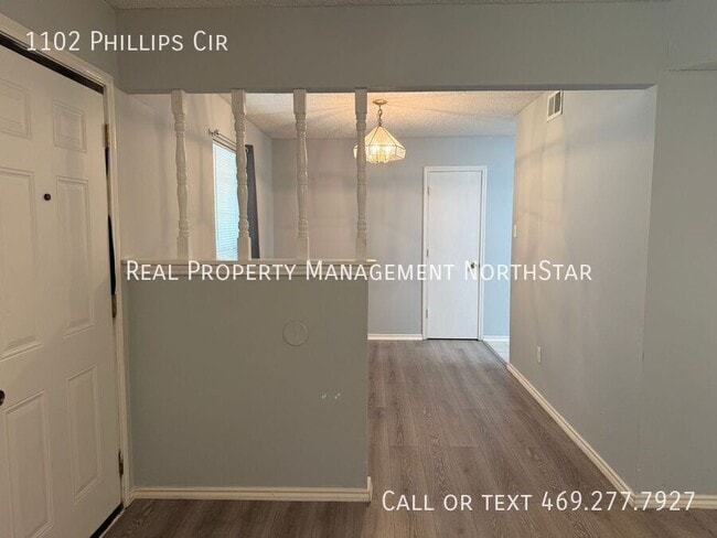 Foto del edificio - 1102 Phillips Cir