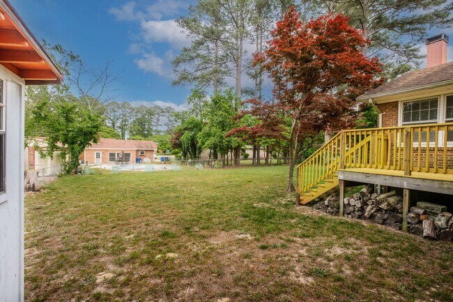 Foto del edificio - 3 Bedroom 2 Bath Home Available