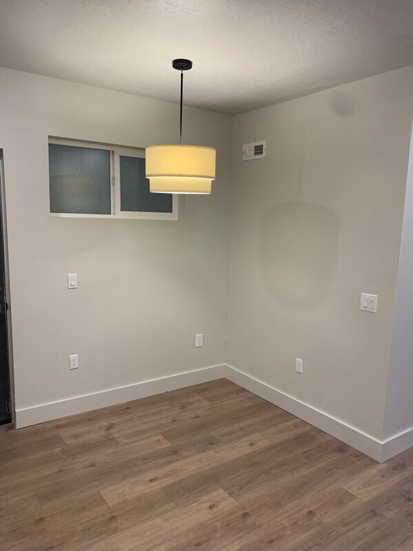 Building Photo - 154 W 800 S