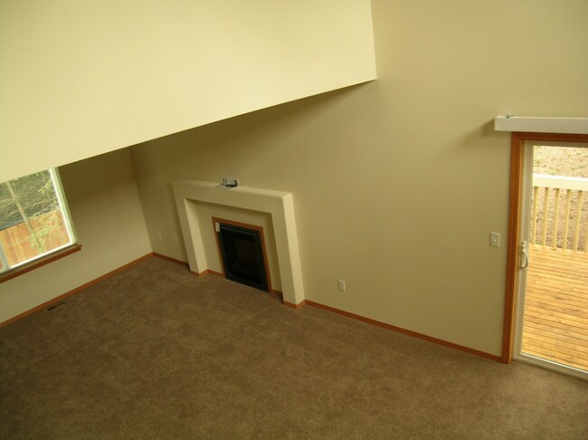 Building Photo - **OFFERING A MOVE IN CREDIT OF $300**Great...
