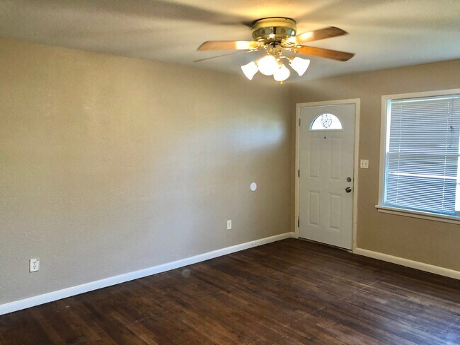 Foto del edificio - Cozy Three Bedroom - Maxey Park