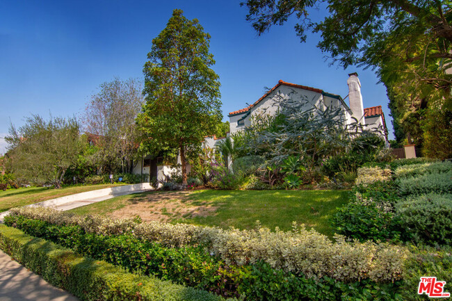 Building Photo - 552 Wilcox Ave
