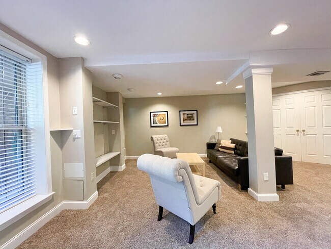 Foto del edificio - 2724 Ontario Rd NW