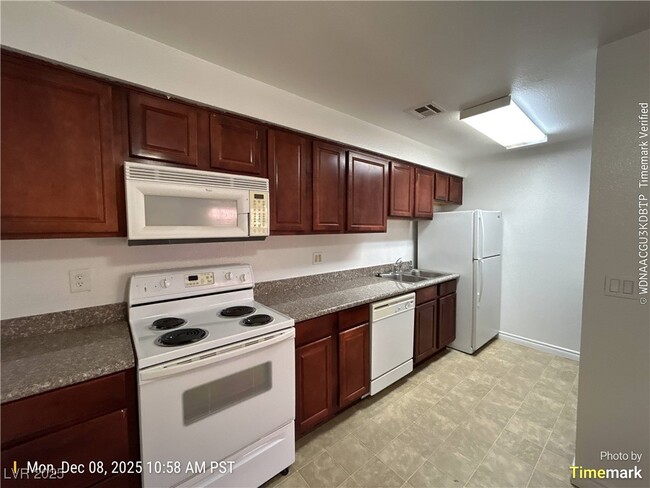 Foto del edificio - 4990 River Glen Dr