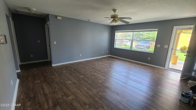 Building Photo - 247 College Park Dr