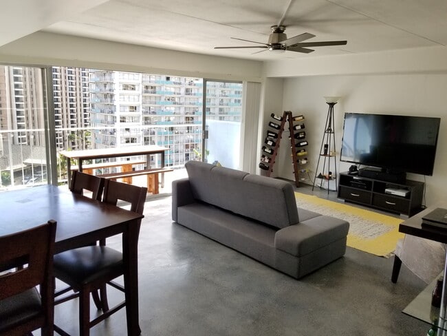 Building Photo - 1804 Ala Moana Blvd