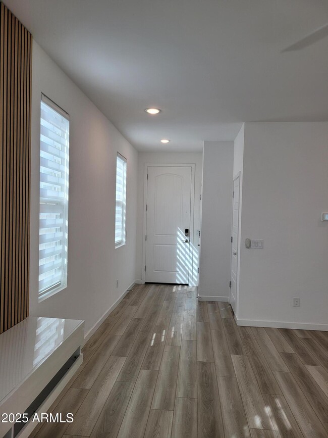 Building Photo - 2754 S Apache Dr