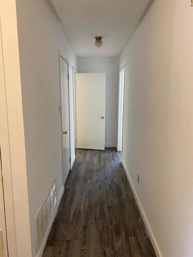 Building Photo - 3106 Adrienne Dr