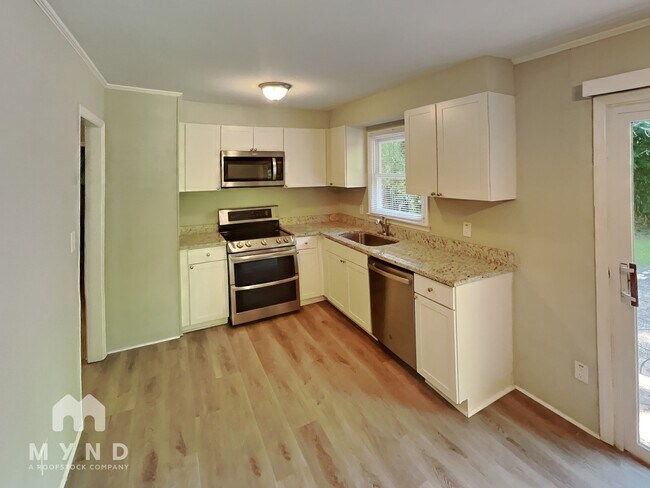 Foto del edificio - 2303 Greenleaf Dr