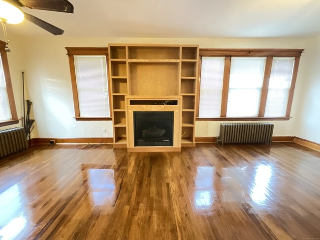 Building Photo - 33 Wilkenda Ave