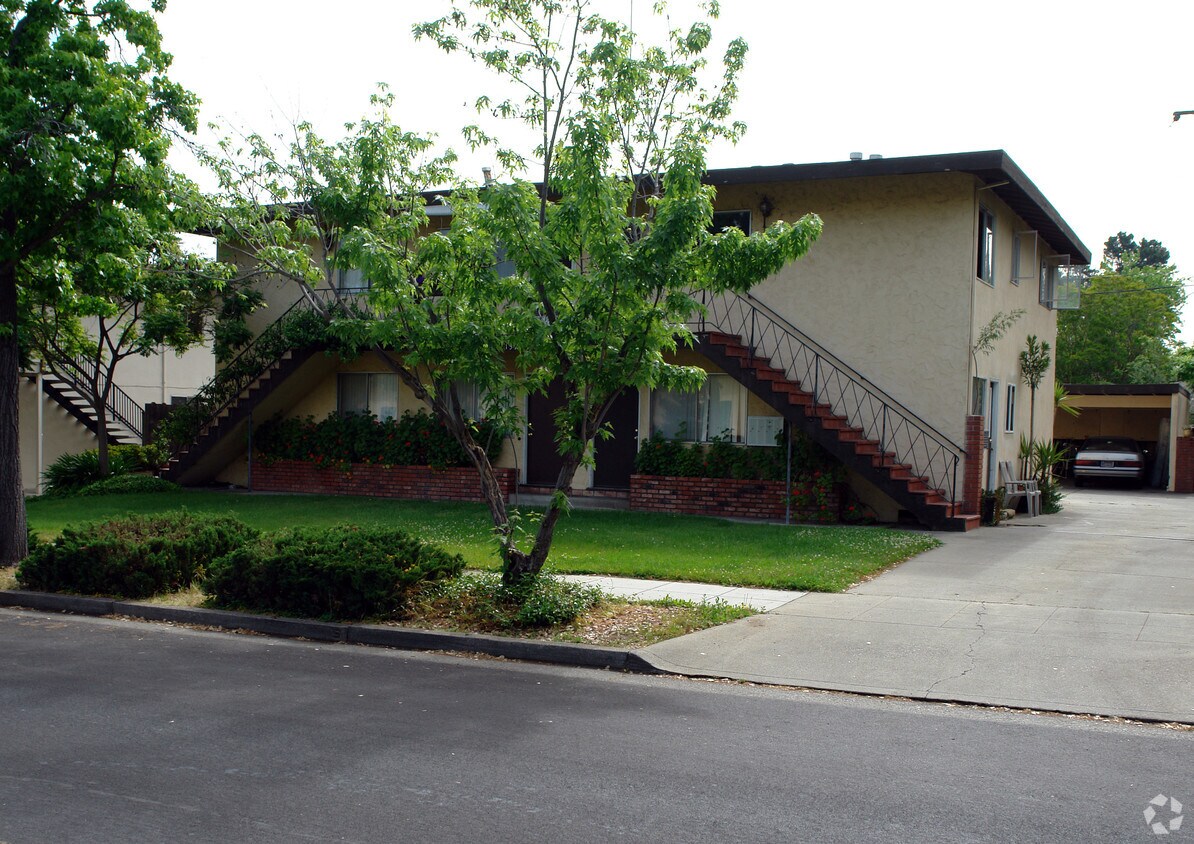 Foto del edificio - 152 Carlton Ave