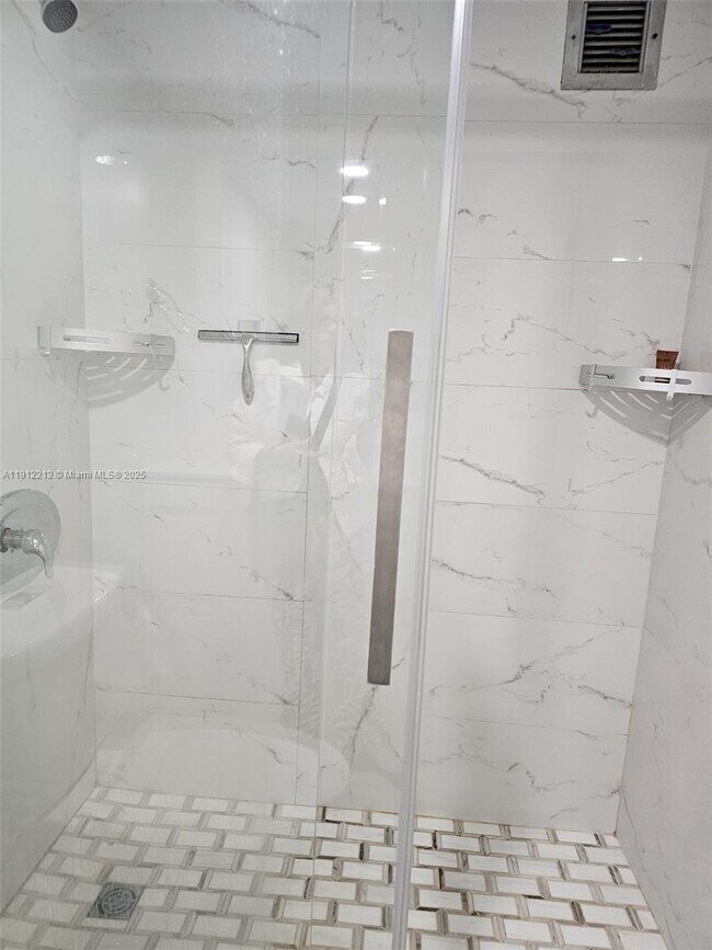 Foto del edificio - 2000 Atlantic Shores Blvd