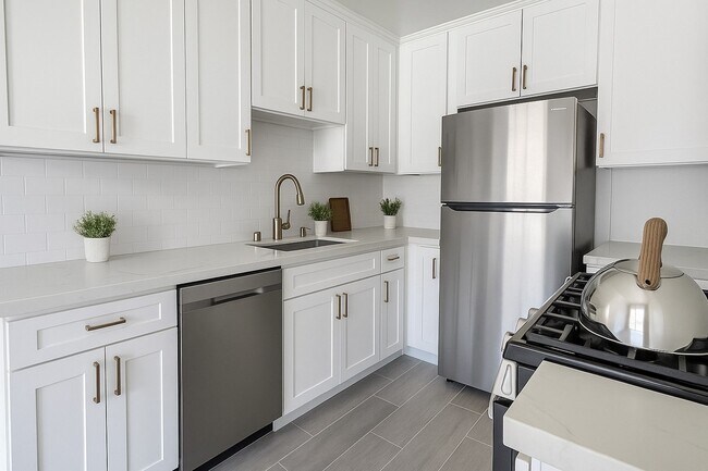 Foto del edificio - Spacious 1 & 2 Bedroom Apartments