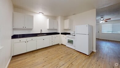 Building Photo - 3508 Gardenia St