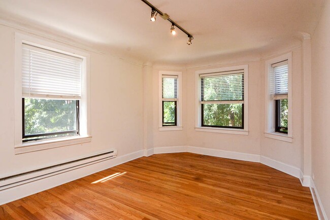 Foto del edificio - 2330 N Rockwell St