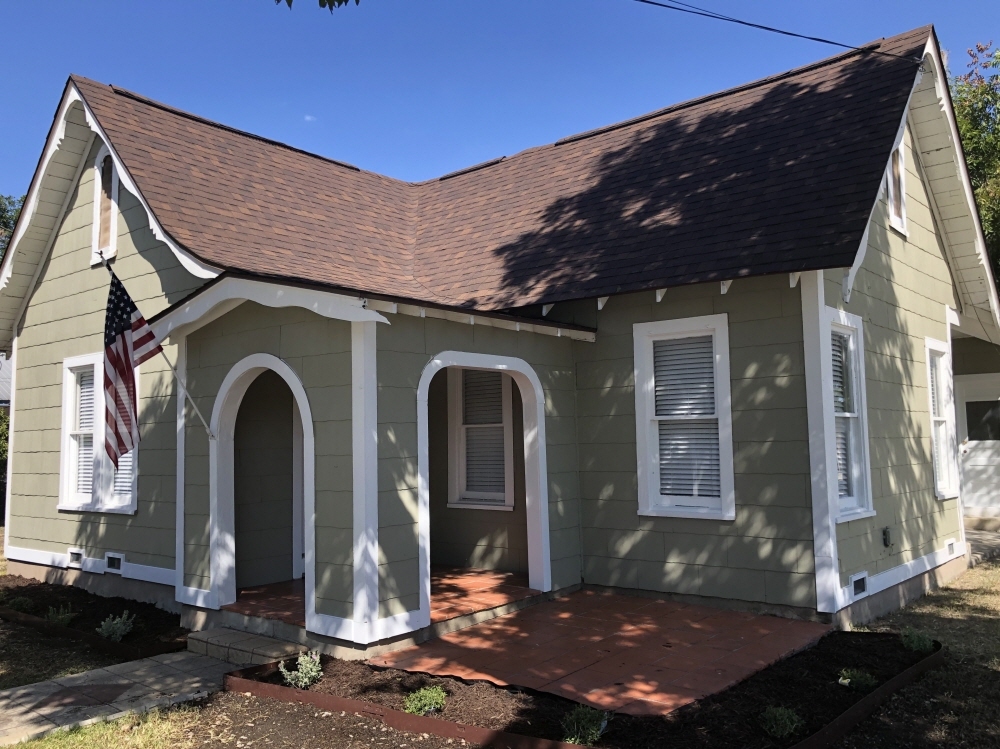 Primary Photo - 1075 W Coll St