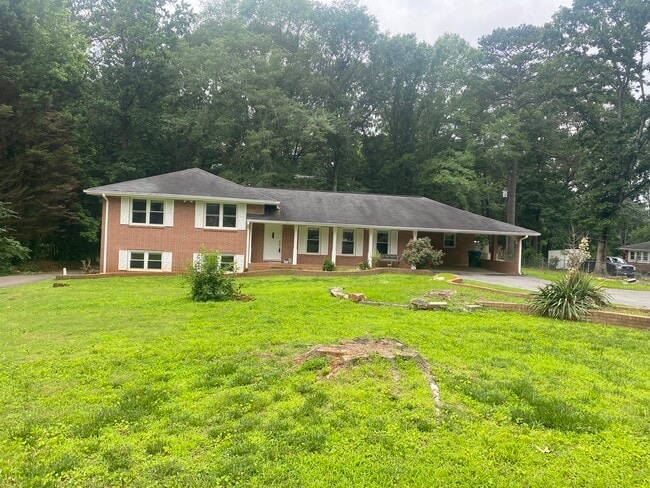 not in subdivision, big front & back yard, 2 drive ways, over 2 acres - 851 Rockbridge Rd SW