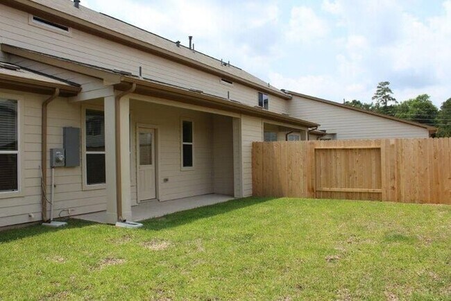 Building Photo - 12250 Roy Mix Bohn Lane