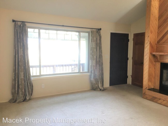 Building Photo - 3 br, 3 bath House - 606 Fox Drive