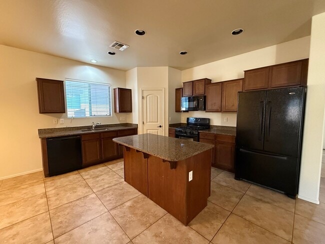 Building Photo - 3 bedroom close to downtown queen creek