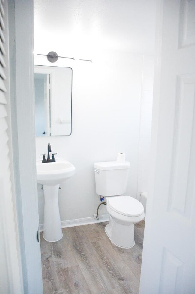 Foto del edificio - 211 Circle Dr