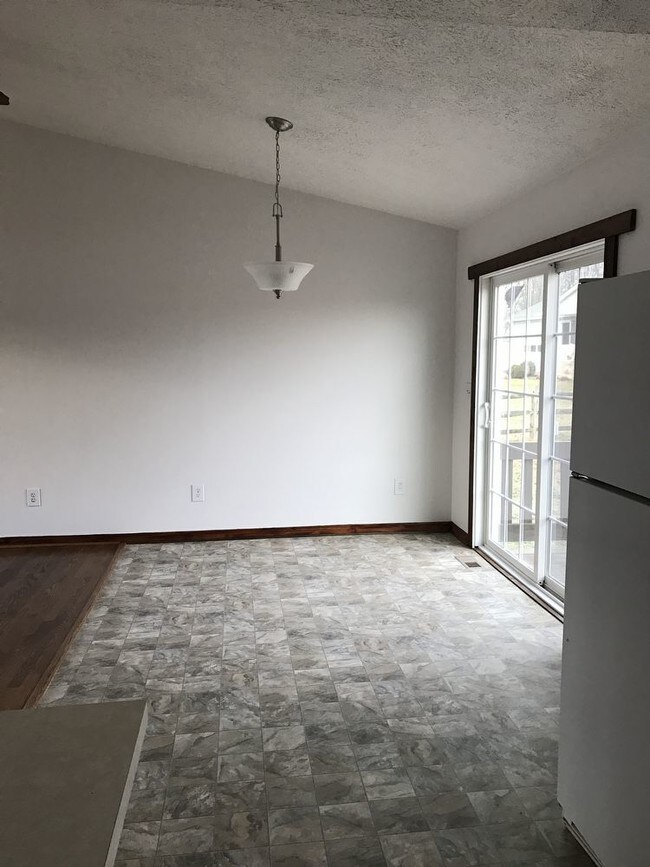 Building Photo - Home for Rent in Bealeton