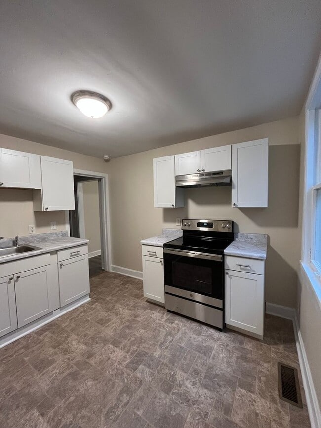 Foto del edificio - Cozy Cottage in West Nashville, Walk to Ch...