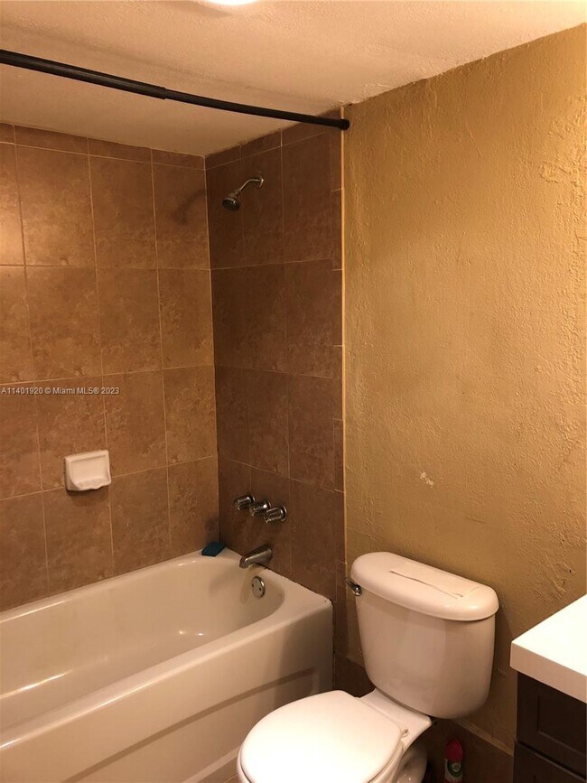 Foto del edificio - 801 NW 47th Ave