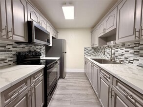 Building Photo - 7225 Miami Lakes Dr