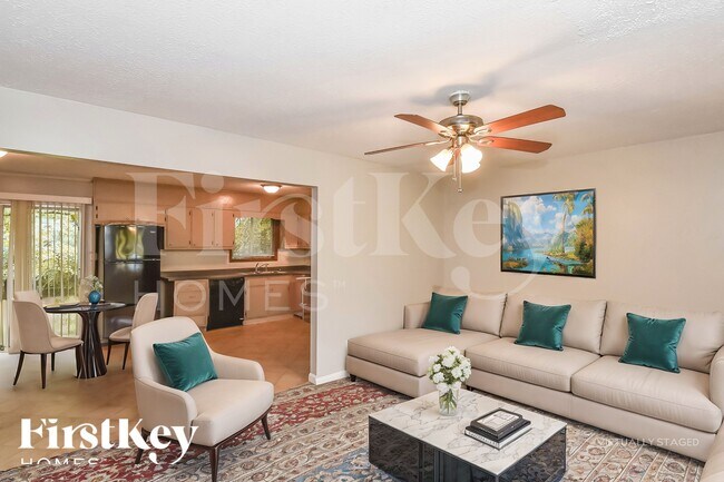 Foto del edificio - 2836 Bomar Rd