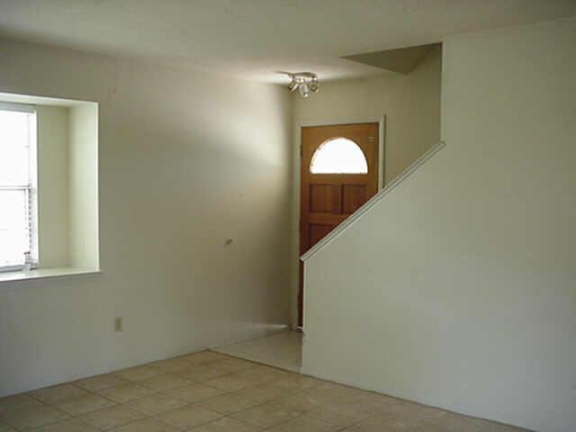 Foto del edificio - 10823 Sugar Hill Dr