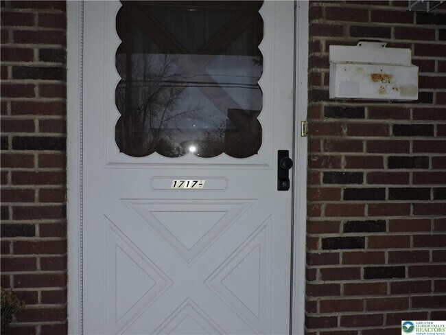 Foto del edificio - 1717 Tremont St